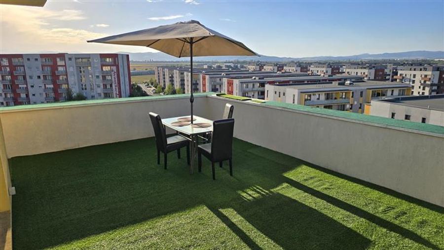 Penthouse cu 2 camere decomandat, mobilat în Avantgarden