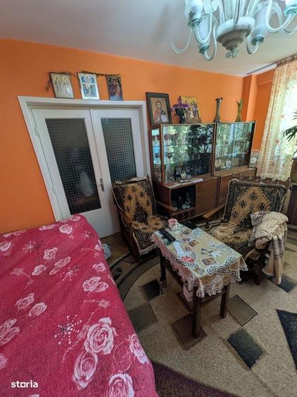 Apartament cu 3 camere decomandat în Valea Rosie