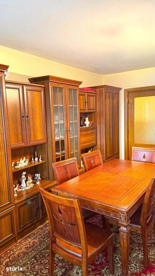 Apartament cu 3 camere decomandat în Craiovița Nouă