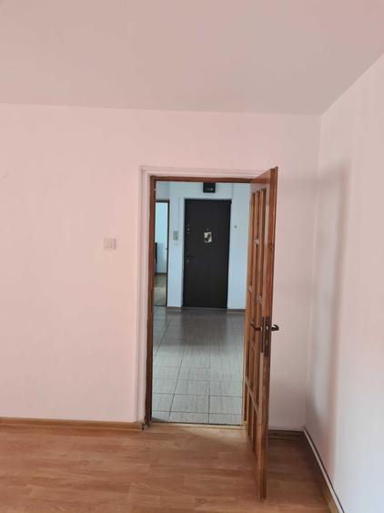 Apartament cu 2 camere decomandat în Precista
