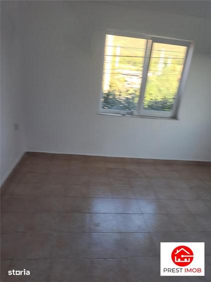 Casă cu 4 camere cu Teren 400 Mp în Pănet