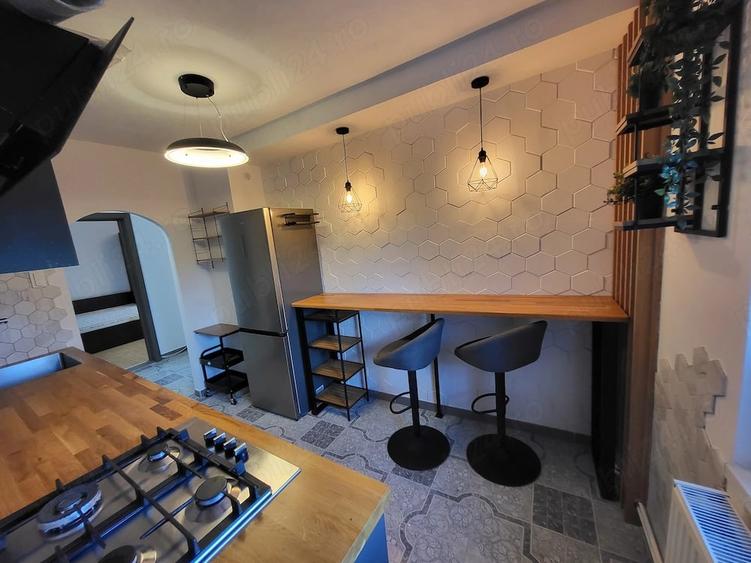 Apartament cu 3 camere decomandat în Bucovina