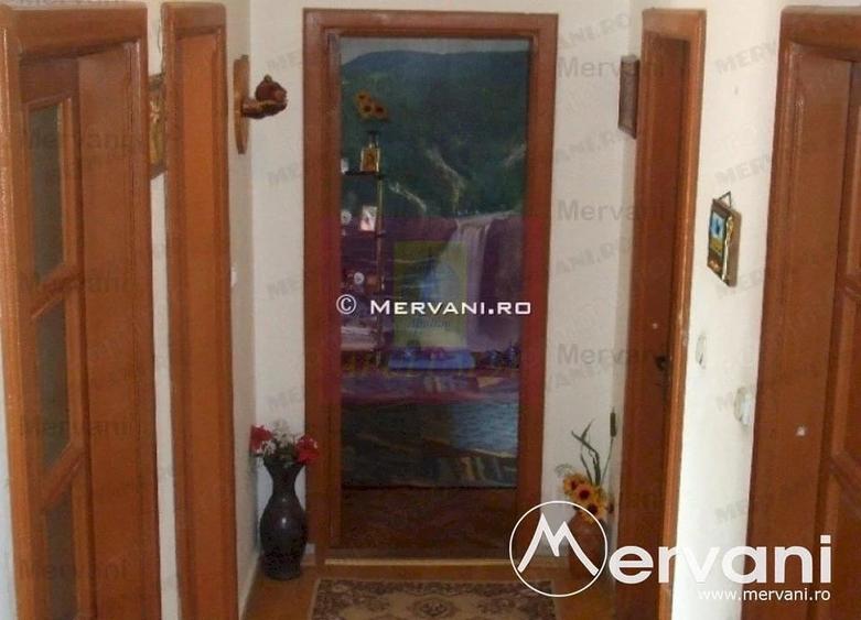 Casă cu 2 camere cu Teren 545 Mp în Central