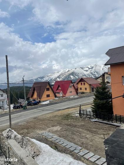 Casă cu 10 camere cu Teren 360 Mp în Baia de Fier