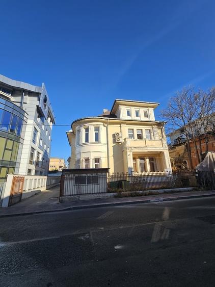 Casă cu 27 camere cu Teren 573 Mp în Basarab