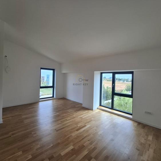 Duplex cu 5 camere cu Canalizare în Otopeni