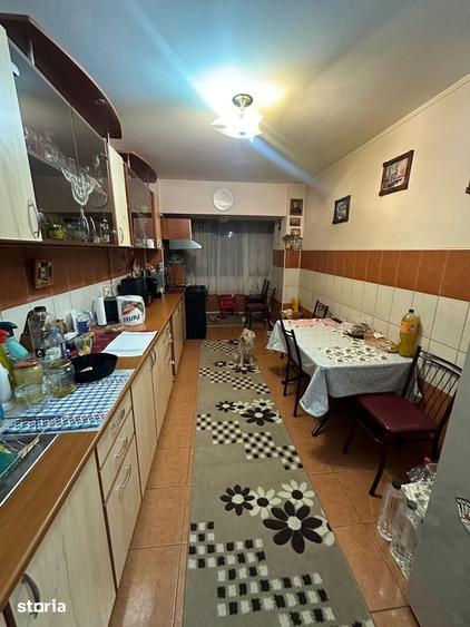 Apartament cu 4 camere decomandat în Central