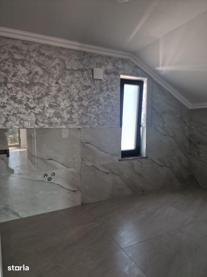 Casă cu 4 camere cu Teren 400 Mp în Central