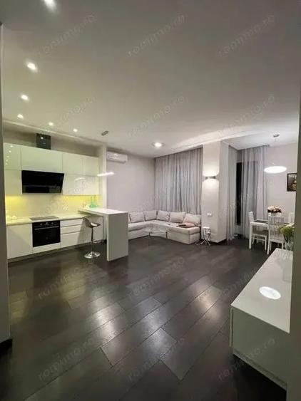Apartament cu 3 camere decomandat în Berceni