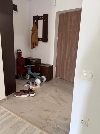 Garsonieră semidecomandată în Titan