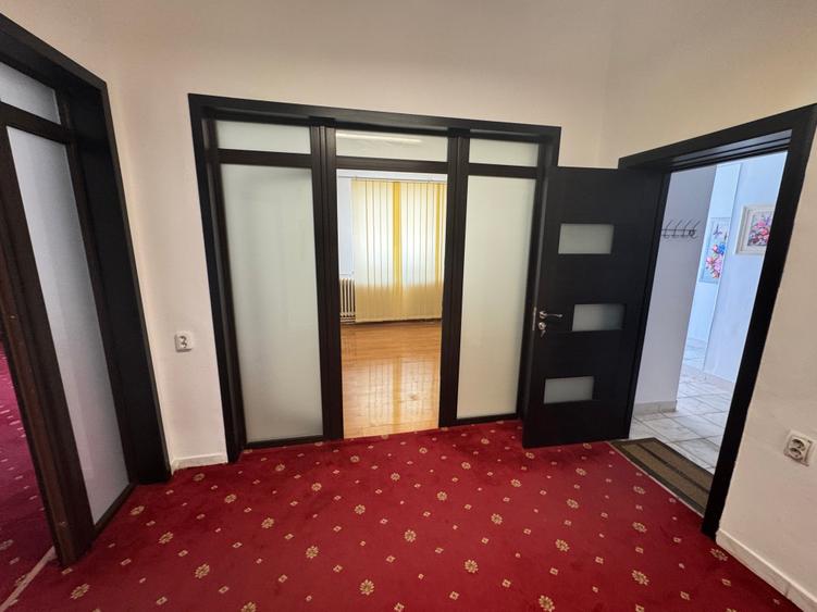Casă individuală cu 4 camere cu Canalizare în Vatra Luminoasă