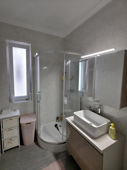 Apartament cu 3 camere decomandat, mobilat în Chișoda