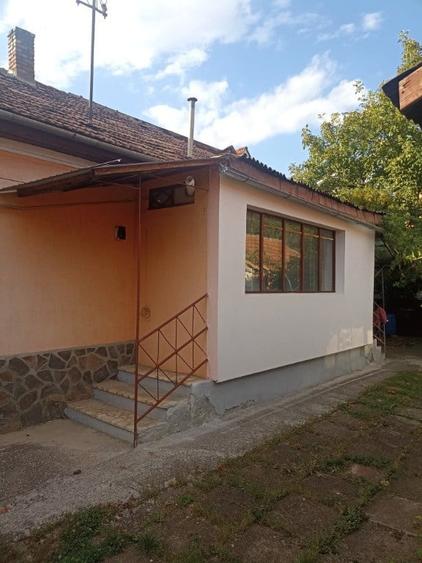 Casă cu 2 camere cu Teren 625 Mp în Central