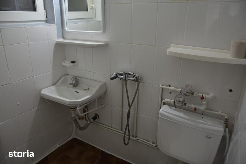 Apartament cu 2 camere decomandat în Războieni