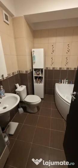 Apartament cu 3 camere decomandat în Chiajna