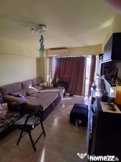 Apartament cu 3 camere semidecomandat în Gorjului
