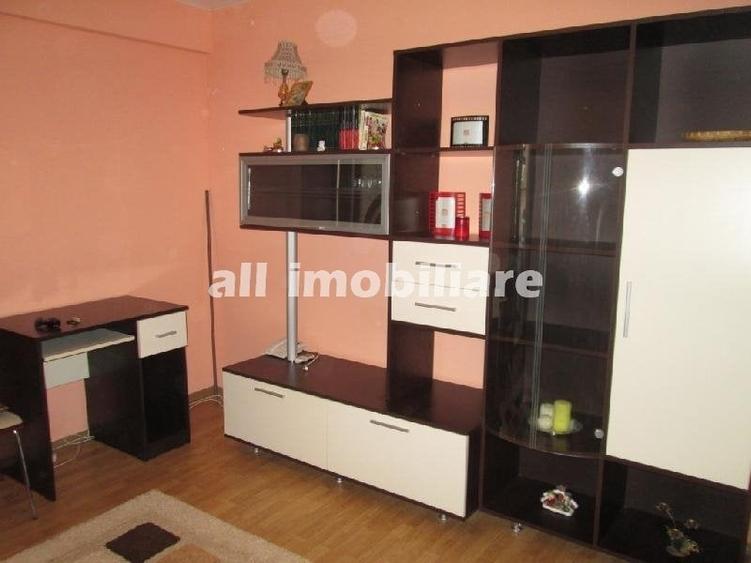 Garsonieră, mobilată în Far