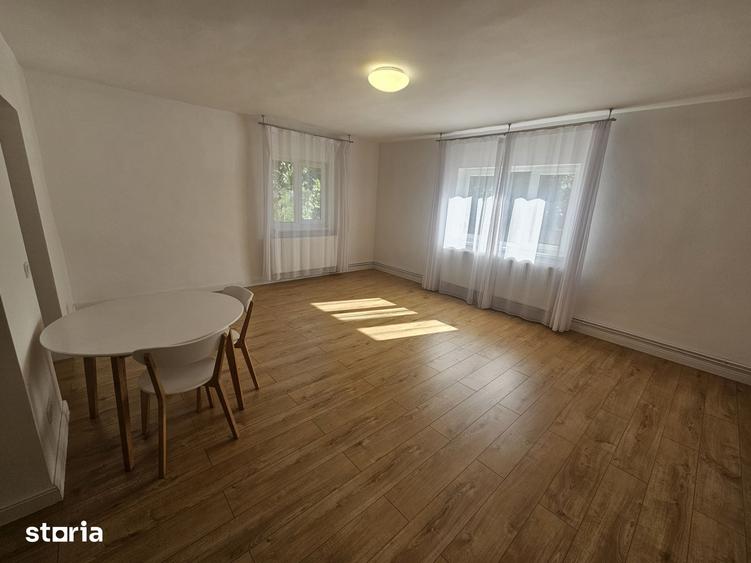 Casă cu 5 camere cu Teren 250 Mp în Gheorgheni