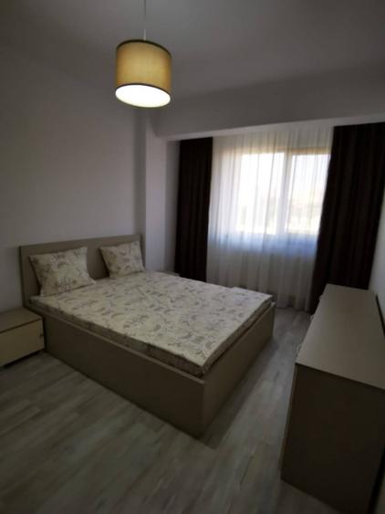 Apartament cu 2 camere semidecomandat, mobilat în Central