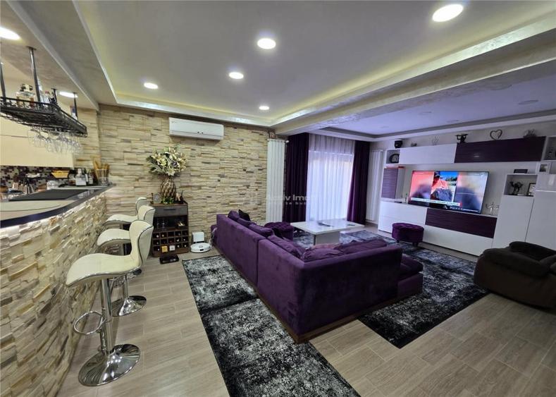 Casă cu 4 camere cu Teren 260 Mp în 1 Decembrie