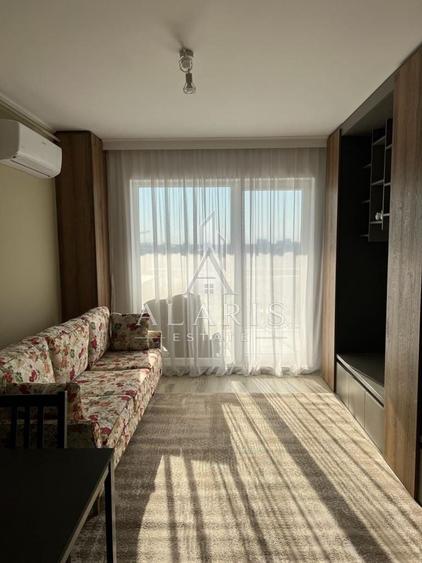 Apartament cu 2 camere semidecomandat, mobilat în Nord