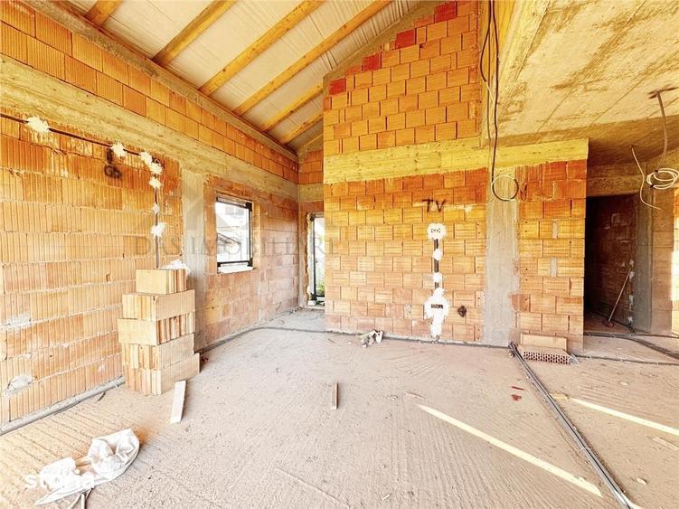 Casă cu 4 camere cu Teren 500 Mp în Tăuții-Măgherăuș