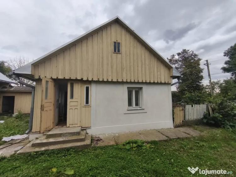 Casă cu 2 camere cu Teren 3000 Mp în Pădureni