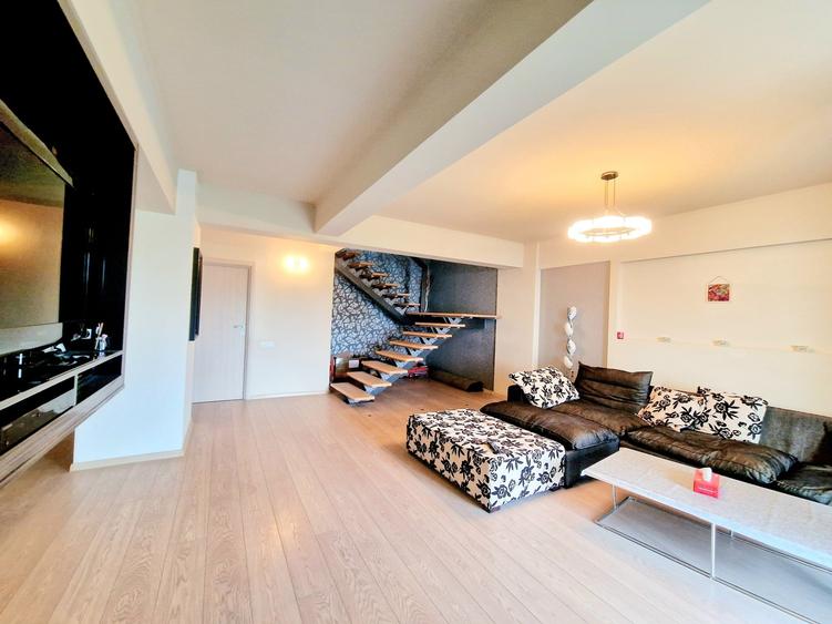 Duplex cu 3 camere cu Canalizare în Central