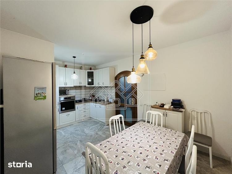 Apartament cu 4 camere în Ștrand