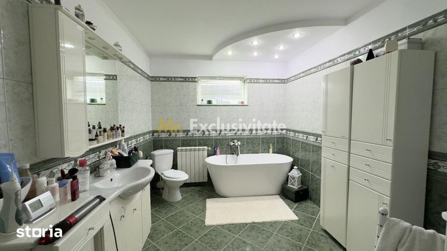 Casă cu 5 camere cu Teren 1010 Mp în Central