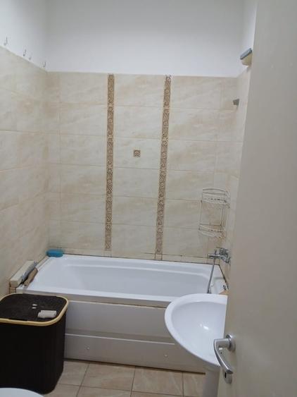 Apartament cu 3 camere semidecomandat în Dudu
