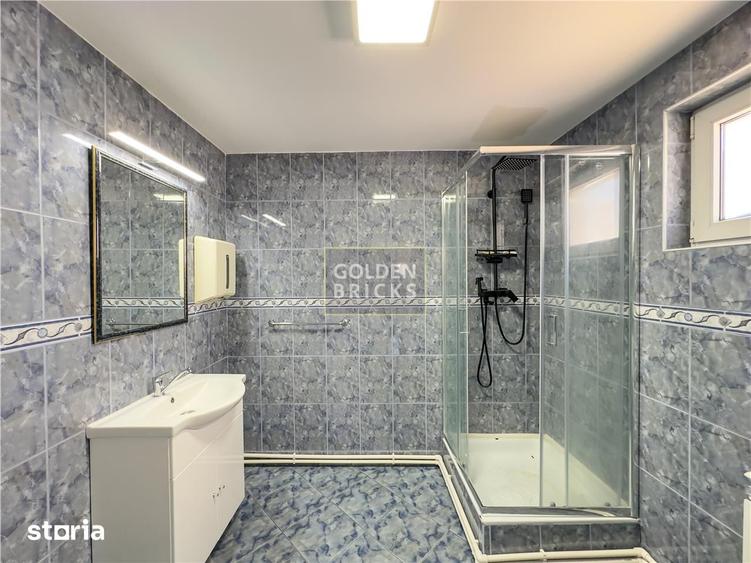 Casă cu 8 camere cu Canalizare în Dămăroaia