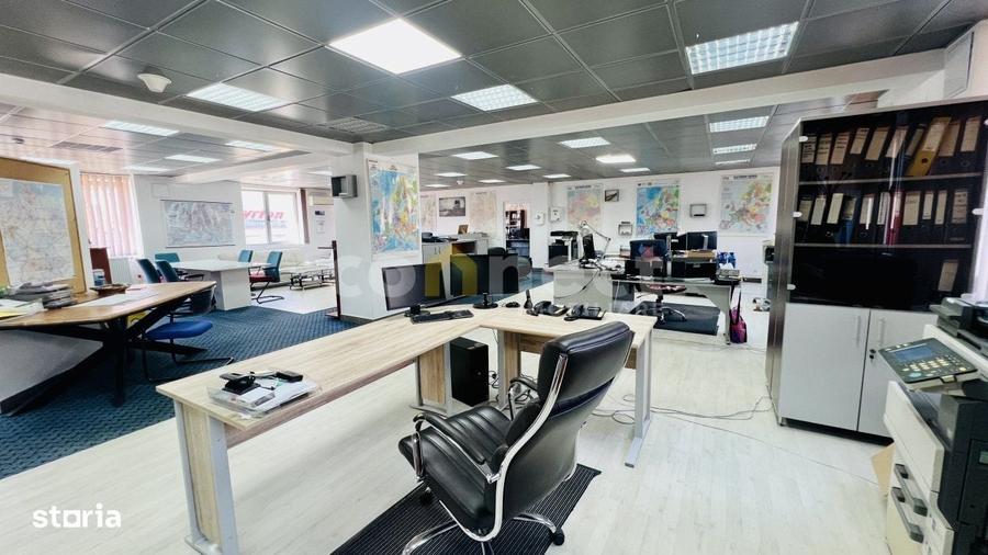 Spațiu comercial, de 200 mp, în Luna