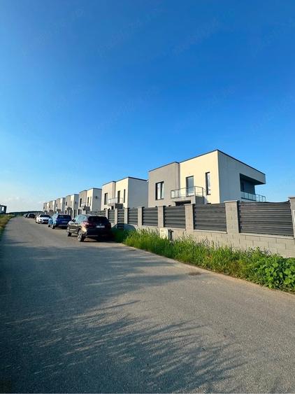 Casă cu 5 camere cu Teren 517 Mp în Central