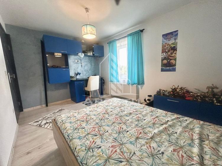 Casă individuală cu 5 camere cu Canalizare în Nord
