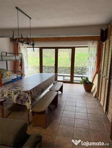 Casă cu 10 camere cu Teren 300 Mp în Centrul Istoric