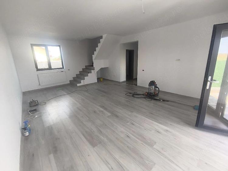 Casă cu Teren 400 Mp în Domnești