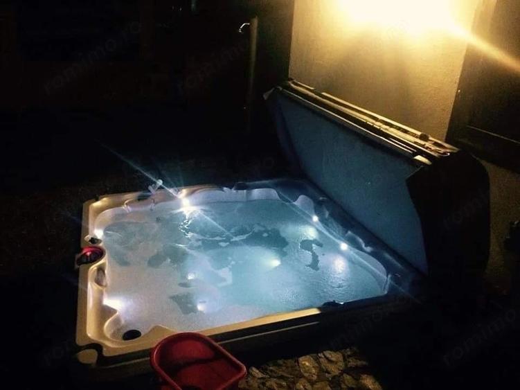 Casă cu 4 camere cu Teren 1900 Mp în Divici