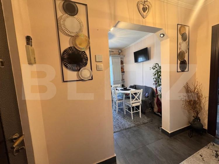 Apartament cu 3 camere decomandat, mobilat în Mircea cel Bătrân