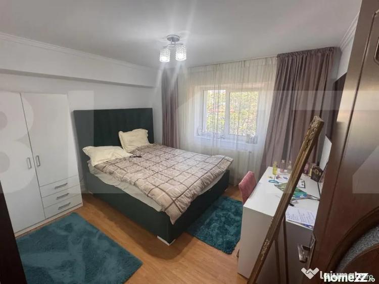 Apartament cu 4 camere decomandat în Central