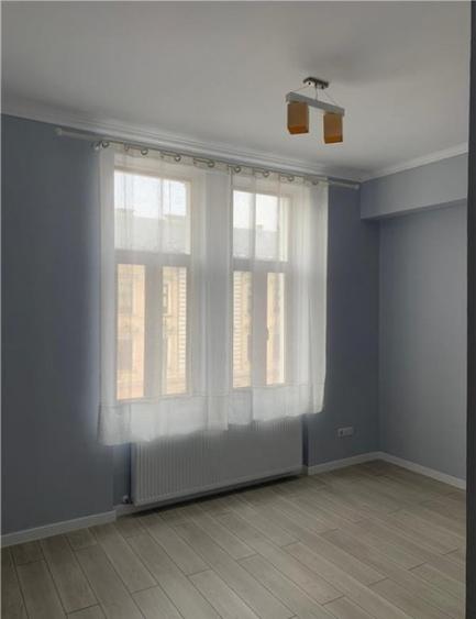 Apartament cu 4 camere decomandat în Horea