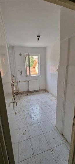 Apartament cu 2 camere decomandat în Dâmbovița