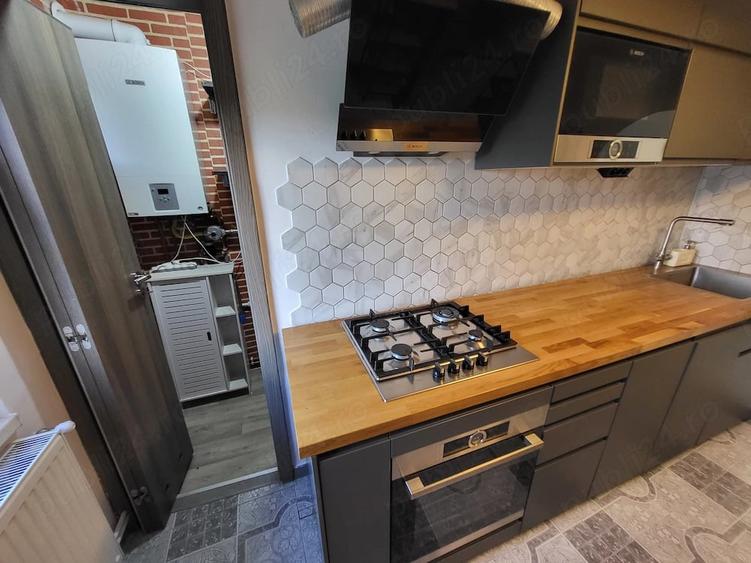 Apartament cu 3 camere decomandat în Bucovina