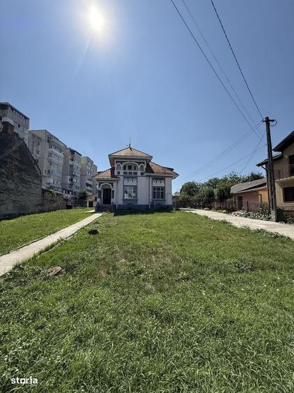Casă cu 4 camere în Central