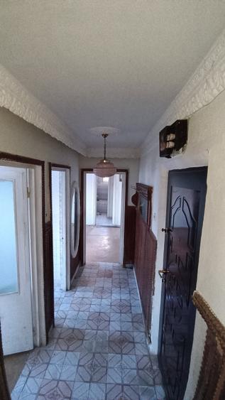 Apartament cu 2 camere semidecomandat în Narcisa