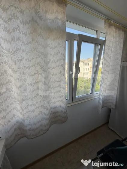 Apartament cu 2 camere decomandat în Micro 17