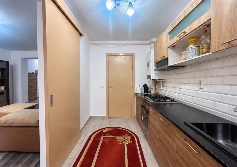 Apartament cu 2 camere decomandat, mobilat în Tractorul