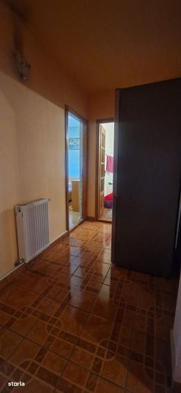 Apartament cu 3 camere decomandat în 1 Mai