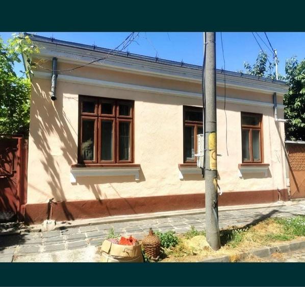 Casă cu 3 camere în Central