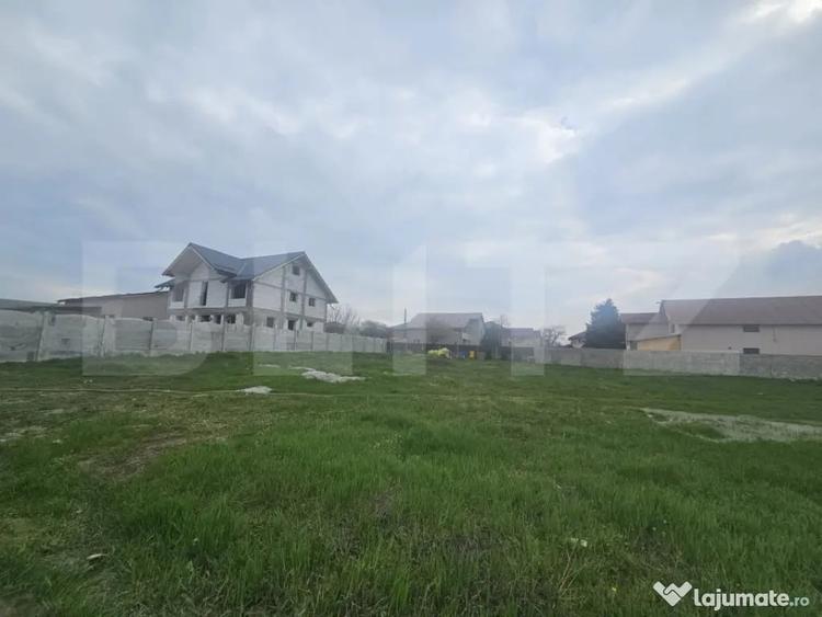 Teren Intravilan de 800 mp in zona Floresti - 1